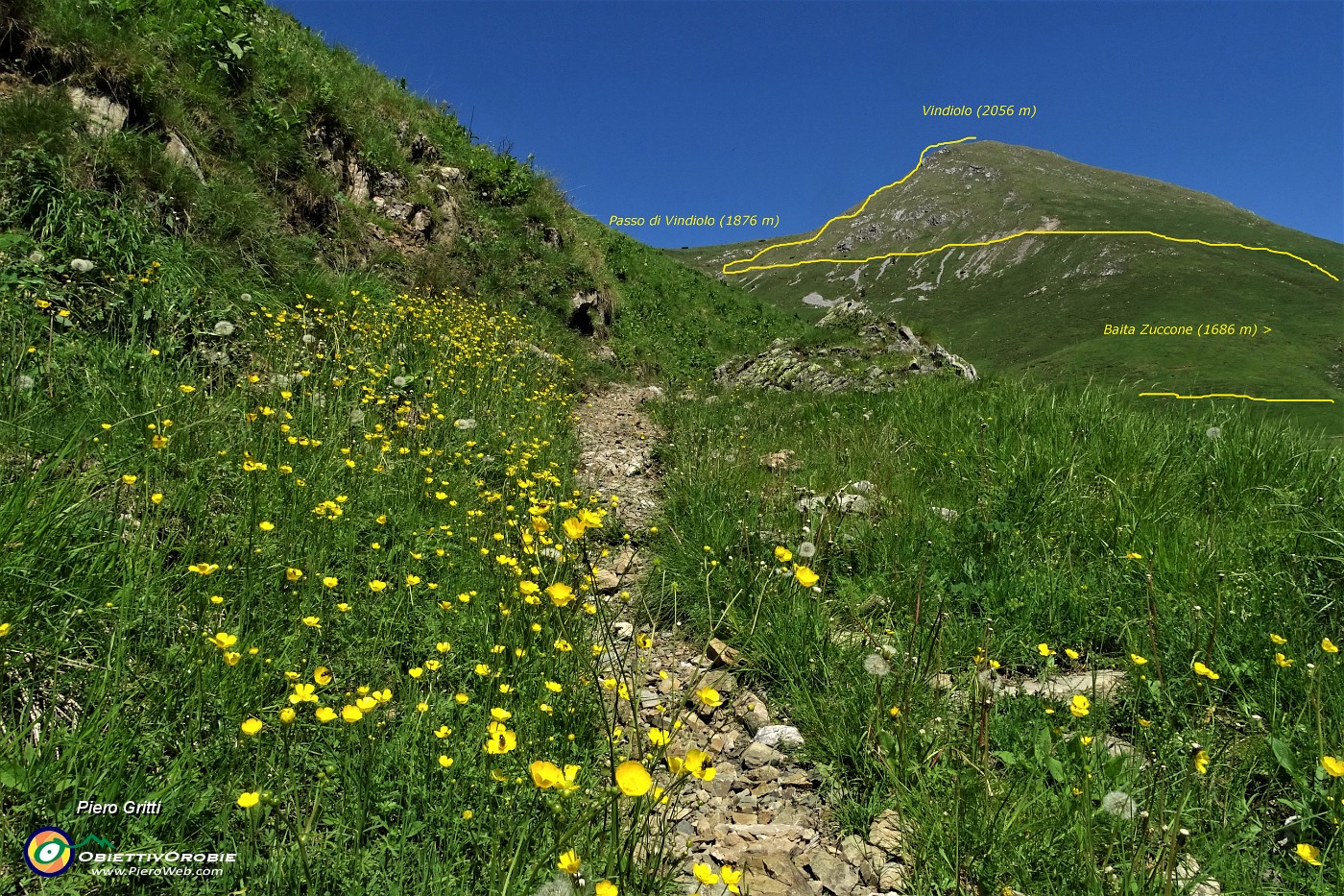 25 Dietro l'angolo ecco spuntare il Monte Vindiolo ( in giallo il percorso di Salita).JPG -                                